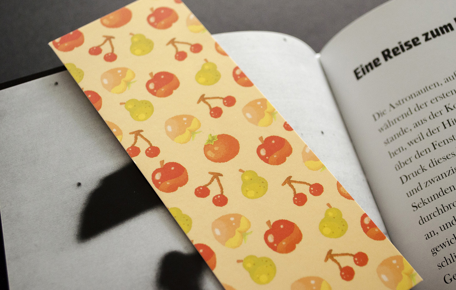 Bookmark with fruit pattern